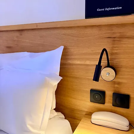 Hotel B