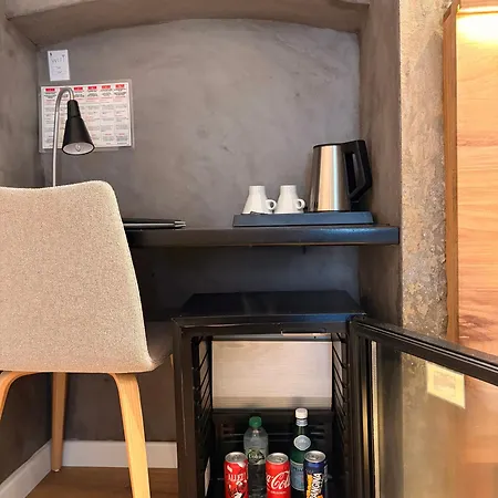 B洛奇酒店