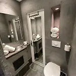Hotel B