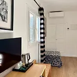 B Hotel