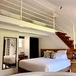 B Hotel 3*
