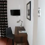 Hotel B